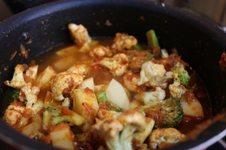 Kohlapuri Veg Tamda rassa recipe