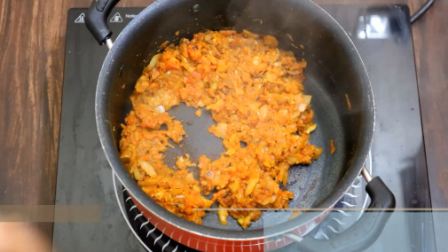 Stuffed Bottle gourd curry