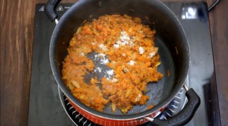 Stuffed Bottle gourd curry