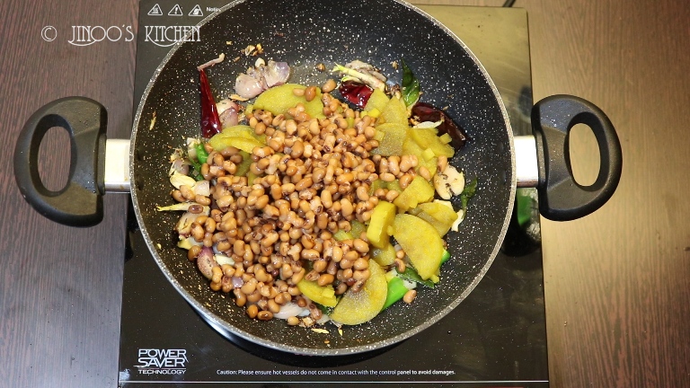 Banana stem and Cow peas Curry