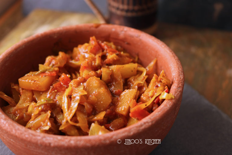 Cabbage curry bengali style | Cabbage potato curry | Bandh gobhi aloo sabzi  for chapathi