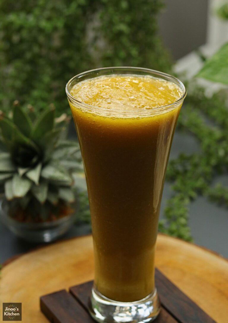 Refreshing Papaya Pineapple Punch Smoothie with Coconut Water | 30 Smoothie recipes (26/30)
