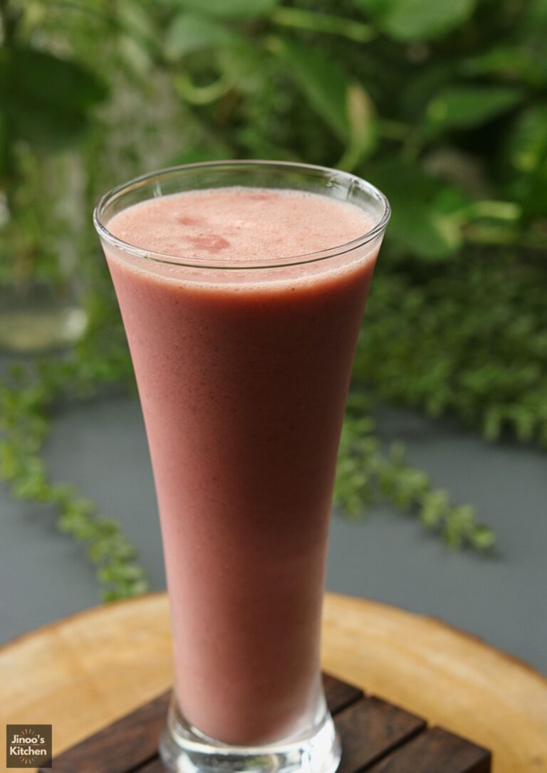 Watermelon Berry Smoothie Recipe for a Refreshing Summer Drink | 30 Smoothie recipes (29/30)