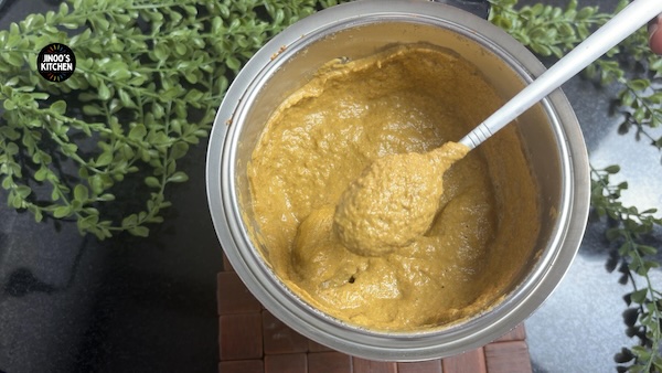 Smooth ground coconut and onion masala paste for Kongu chicken curry